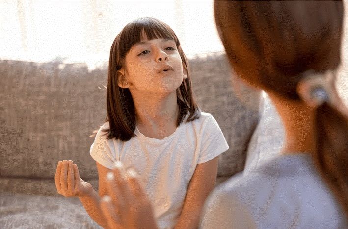 درمان لکنت زبان کودکان با گفتاردرمانی و گروه درمانی
